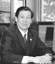 履行法律監(jiān)督職能提供堅(jiān)實(shí)保障——訪十七大代表、北京市人民檢察院檢察長慕平